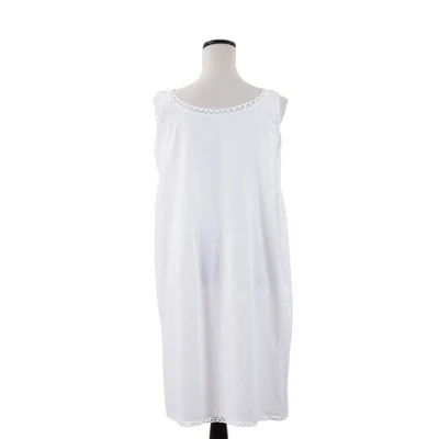 Saro Lifestyle Sleeveless Embroidered Nightgown 3 Saro Lifestyle Sleeveless Embroidered Nightgown