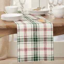 Saro Lifestyle Plaid Runner, White/Green, 14" X 72" 7 Saro Lifestyle Plaid Runner, White/Green, 14" X 72" -Saro Lifestyle GUEST 4056017f 3e24 4c9b a1da b0bf803809c3