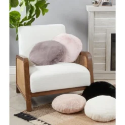 Saro Lifestyle Round Throw Pillow With Faux Rabbit Fur -Saro Lifestyle GUEST 56c8db8a 2404 4ca0 974f ee46df711467