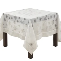 Saro Lifestyle Christmas Tablecloth With Burnout Snowflakes -Saro Lifestyle GUEST 5e424dfc 87ee 43ff 9c50 299ebc31d7b2